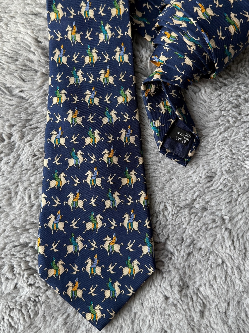Salvatore Ferragamo Men's 100% Silk Tie Navy Horses Print Made Italy 3.75"